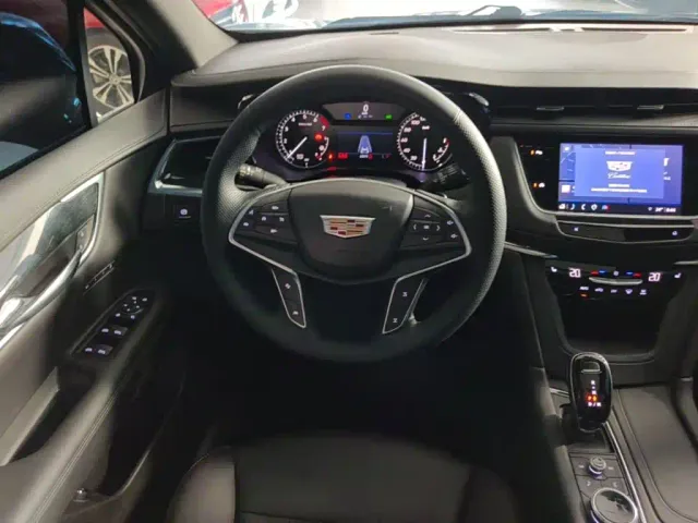 Cadillac XT5 — Фото автомобиля 10
