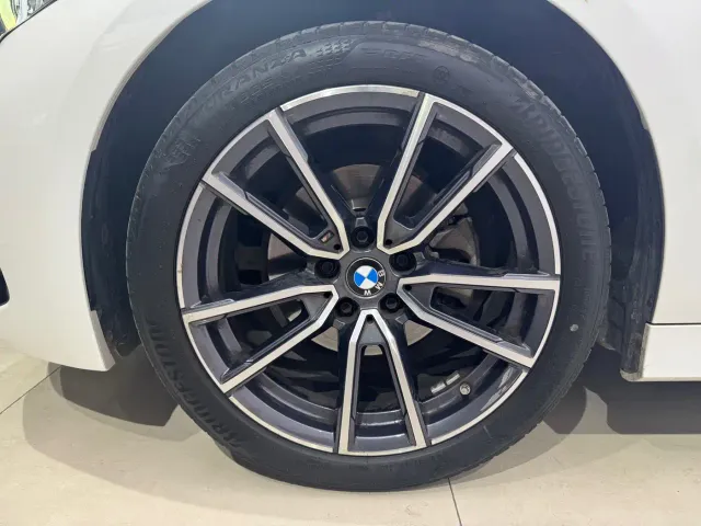 BMW 3 Series — Фото автомобиля 17