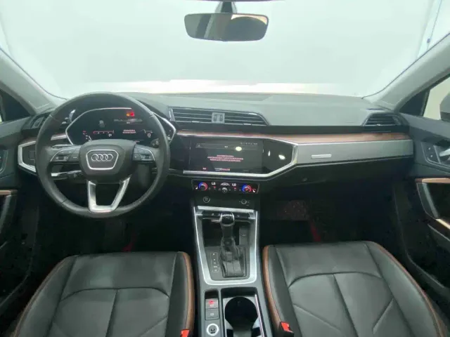 Audi Q3 — Фото автомобиля 10