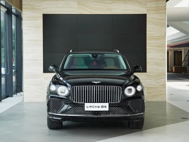 Bentley Bentayga — Фото автомобиля 2