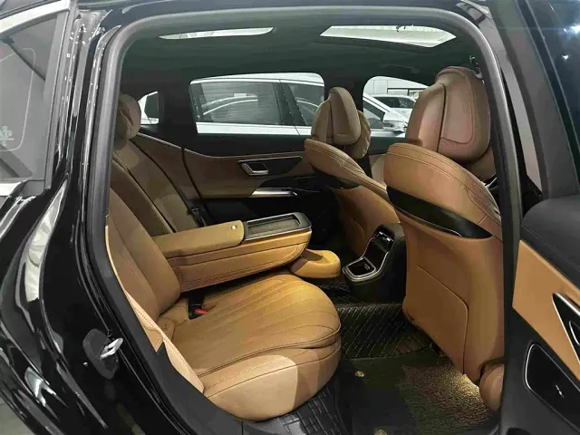 Mercedes-Benz E-Class — Фото автомобиля 15
