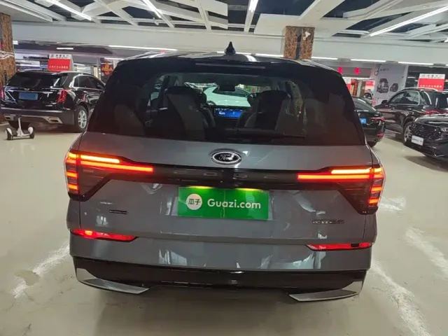 Ford Edge — Фото автомобиля 5