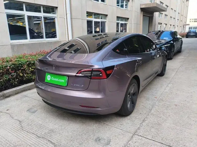 Tesla Model 3 — Фото автомобиля 6