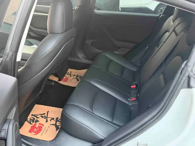 Tesla Model 3 — Фото автомобиля 14