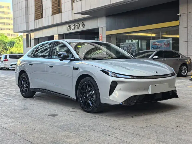 Arcfox S3 — Фото автомобиля 5