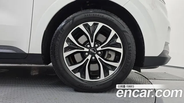 Kia Canival Carnival 4 поколение Бензин 9 мест Prestige — Фото автомобиля 19