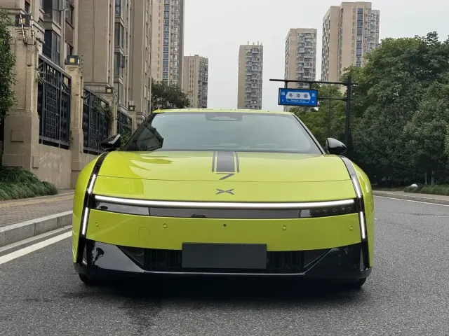 Xpeng P7 — Фото автомобиля 2