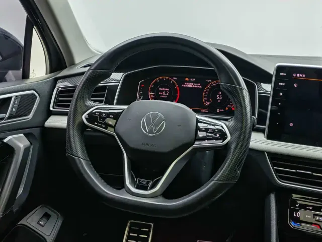 Volkswagen Tiguan L — Фото автомобиля 13