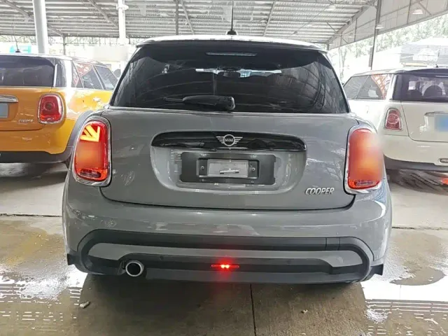 MINI Hatch — Фото автомобиля 3