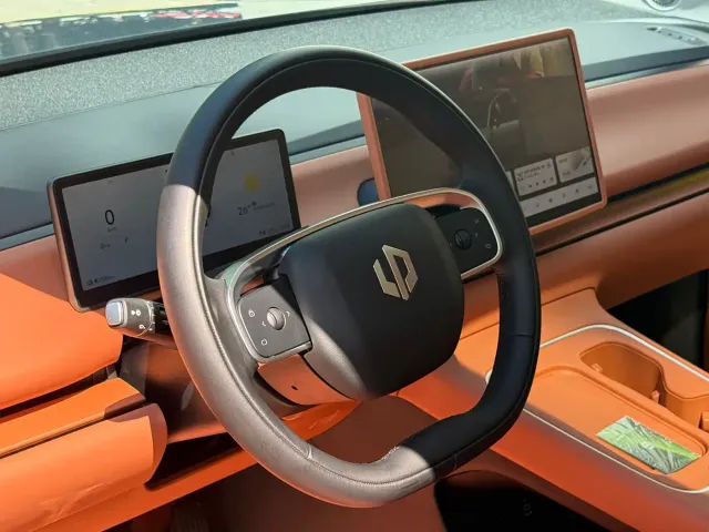 Leapmotor C10 — Фото автомобиля 7