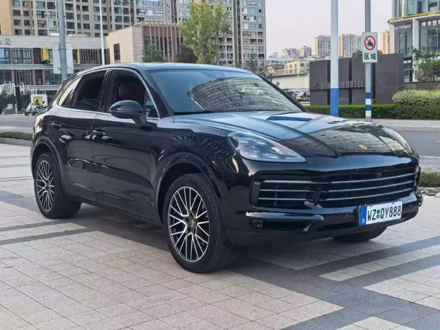 Porsche Cayenne — Фото автомобиля 3