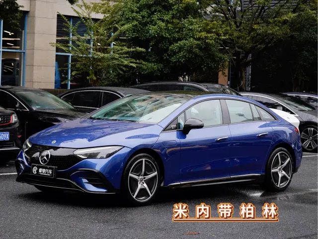 Фотография автомобиля — Mercedes-Benz EQE