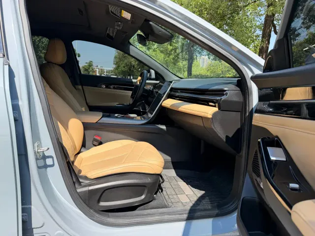 Geely Galaxy L6 — Фото автомобиля 6