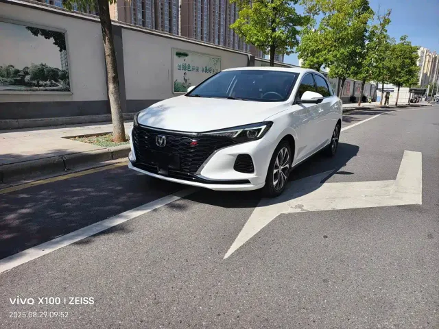 Фотография автомобиля — Changan Eado