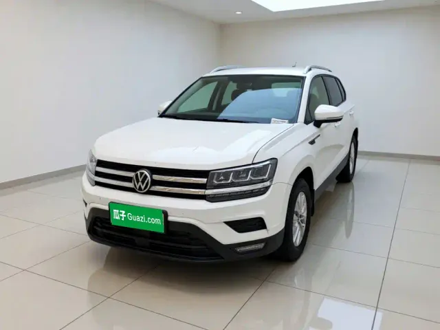 Фотография автомобиля — Volkswagen Tharu