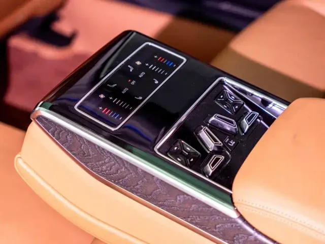 Audi A8 — Фото автомобиля 14