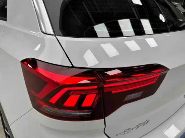 Volkswagen T-Roc — Фото автомобиля 24