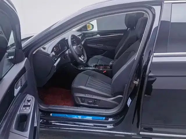 Volkswagen Passat — Фото автомобиля 13