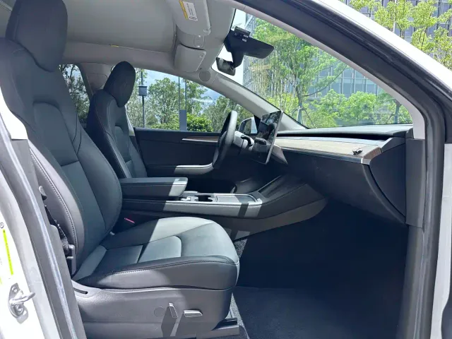 Tesla Model Y 2022 Facelift Rear-Wheel Drive Version — Фото автомобиля 7