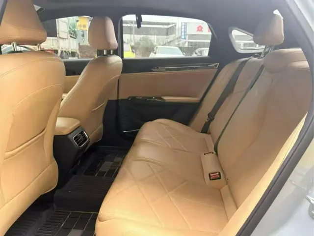 Geely Galaxy L6 — Фото автомобиля 4