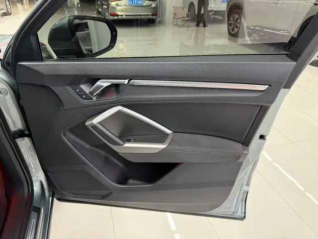 Audi Q3 — Фото автомобиля 6