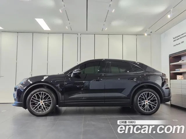 Porsche Macan Electric — Фото автомобиля 6