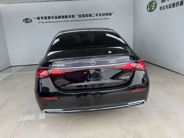 Mercedes-Benz E-Class — Фото автомобиля 6