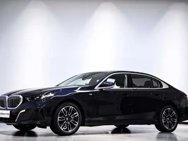 Фотография автомобиля — BMW 5 Series