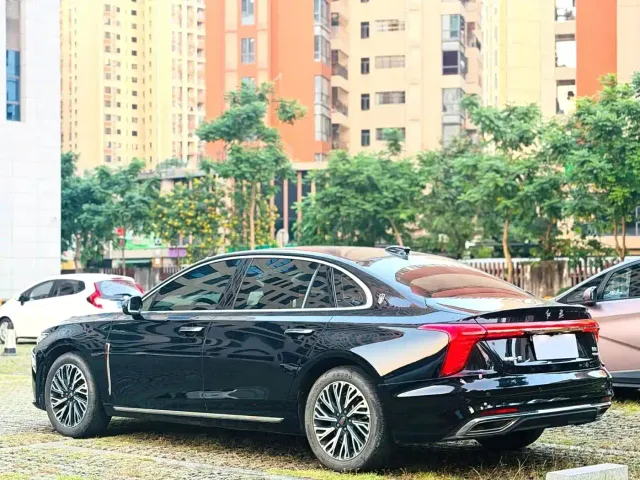 Hongqi H5 — Фото автомобиля 8