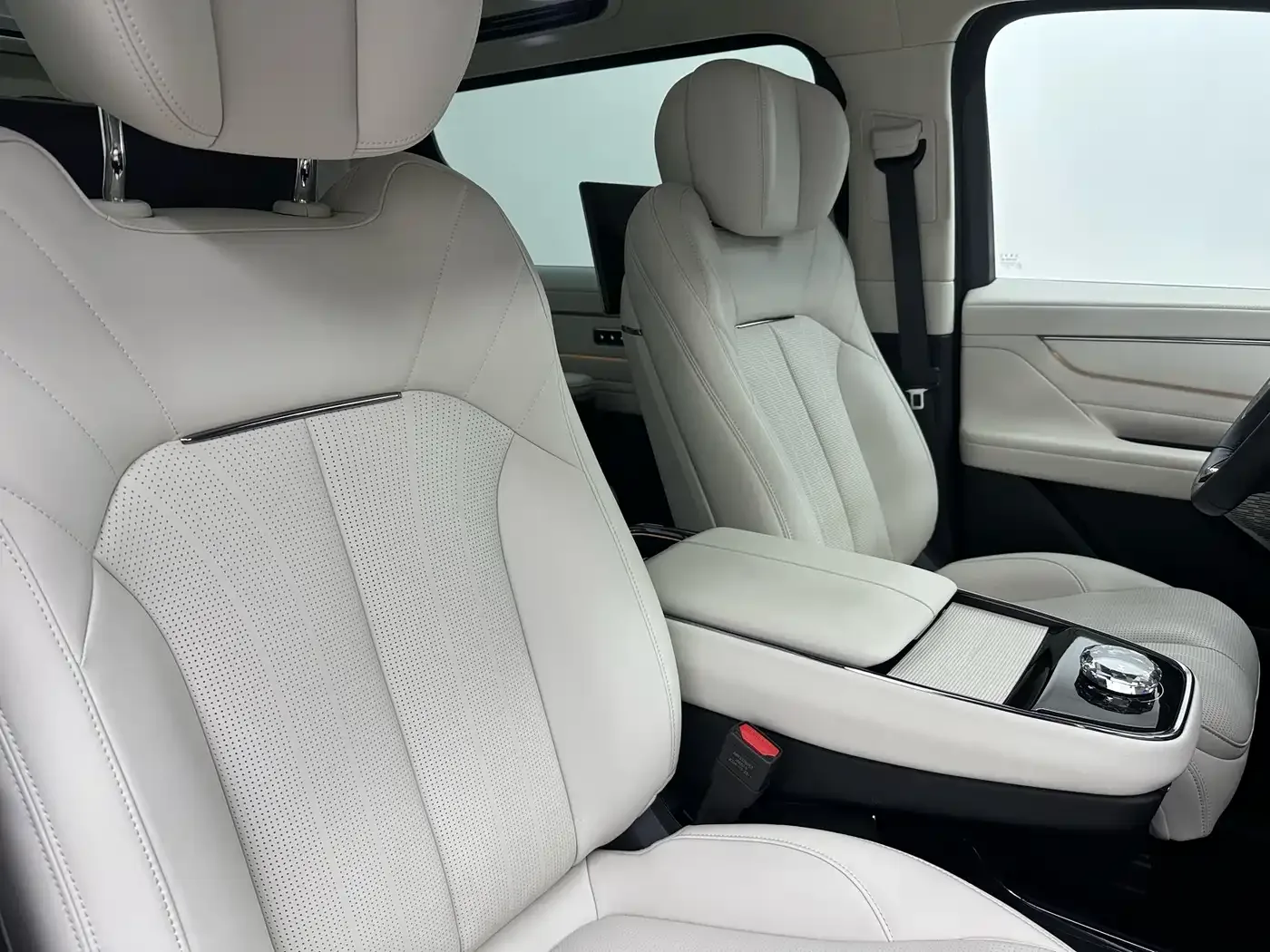 Geely Galaxy Yizhen L380 2025 Model 805km Flagship Edition AWD — Фото автомобиля 13