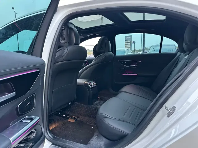 Mercedes-Benz C-Class — Фото автомобиля 3