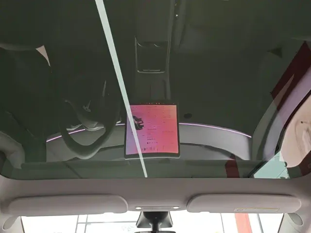 Tesla Model Y — Фото автомобиля 17