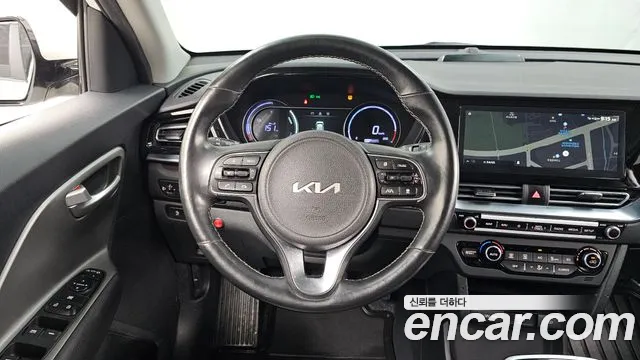 Kia Niro — Фото автомобиля 13