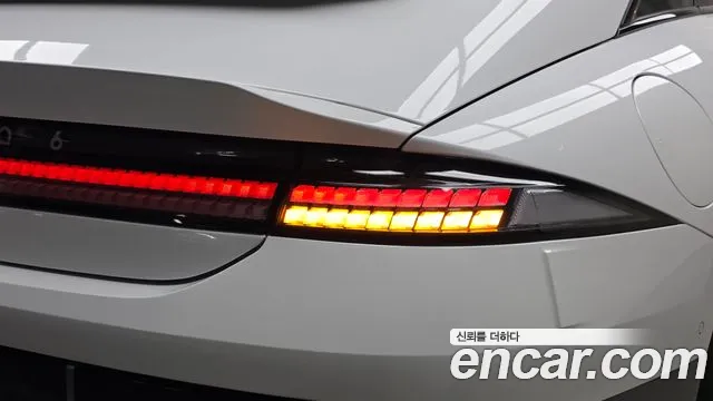 Hyundai Ioniq 6 — Фото автомобиля 8