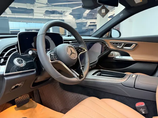 Mercedes-Benz E-Class — Фото автомобиля 14