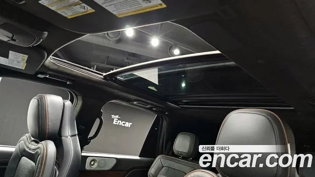 Lincoln Navigator — Фото автомобиля 18