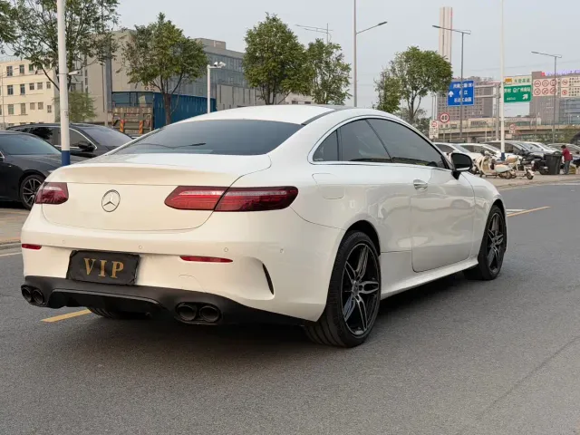 Mercedes-Benz E-Class — Фото автомобиля 7