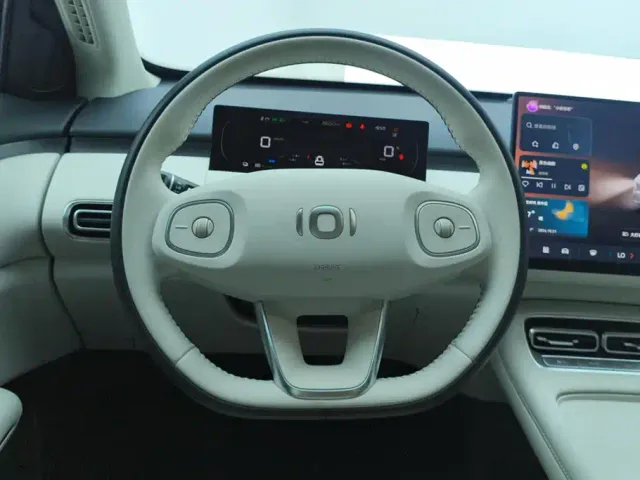 Changan Qiyuan Q05 — Фото автомобиля 15