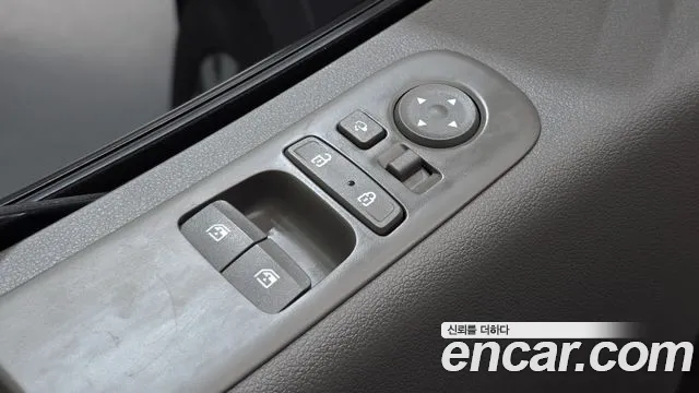 Hyundai Staria Staria 4WD Lounge 9 мест — Фото автомобиля 28