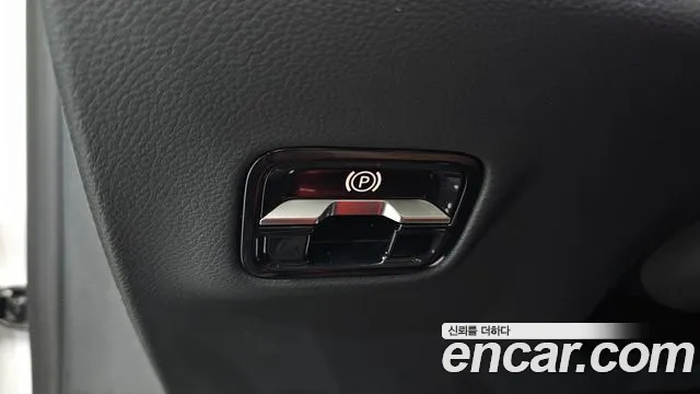 Mercedes-Benz E-Class — Фото автомобиля 27