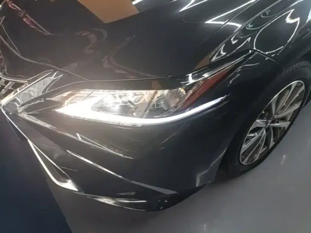 Lexus ES — Фото автомобиля 23