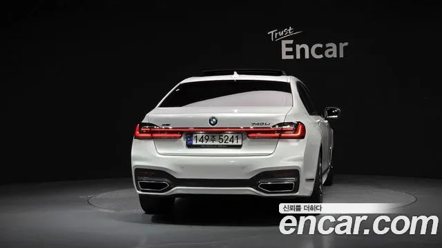 BMW 7-Series — Фото автомобиля 4