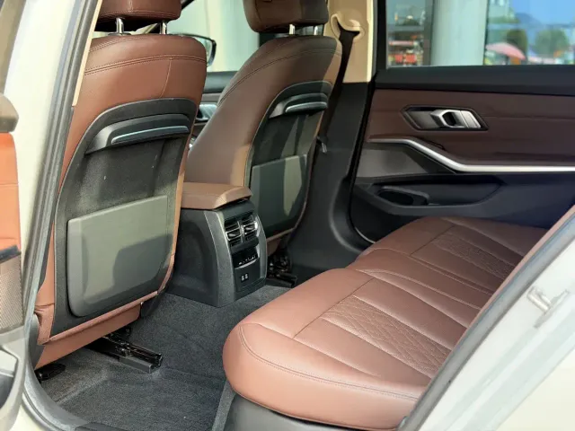 BMW 3 Series — Фото автомобиля 17