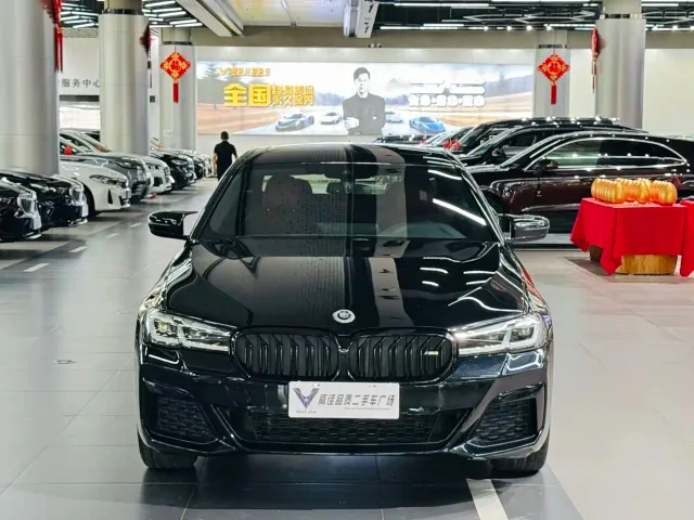 BMW 5 Series — Фото автомобиля 2