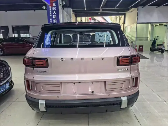 Geely ICON — Фото автомобиля 7
