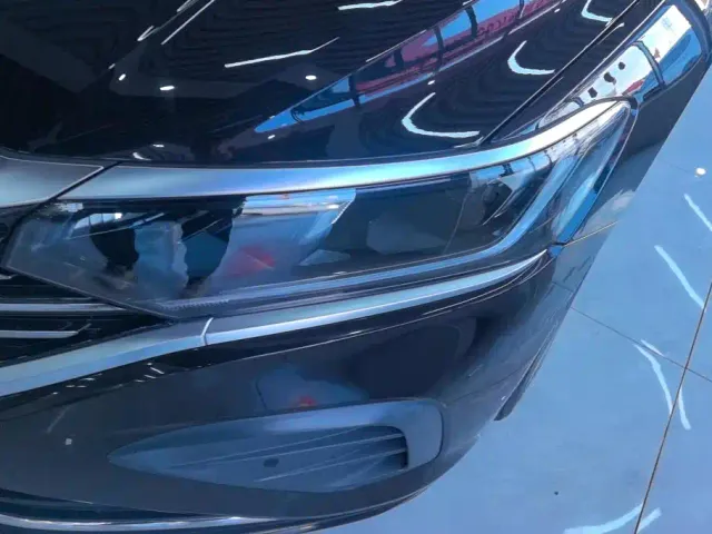 Volkswagen Passat — Фото автомобиля 5