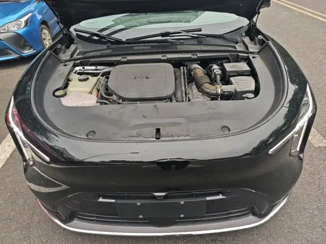 IM Motors LS6 — Фото автомобиля 19