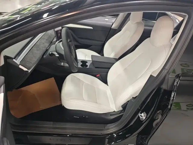 Tesla Model 3 — Фото автомобиля 14