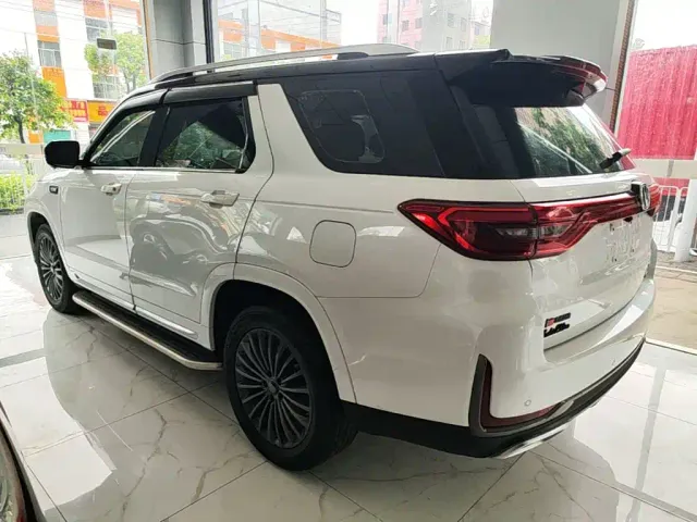 Changan CS95 — Фото автомобиля 4