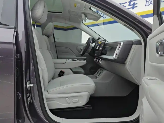 Leapmotor B10 — Фото автомобиля 8
